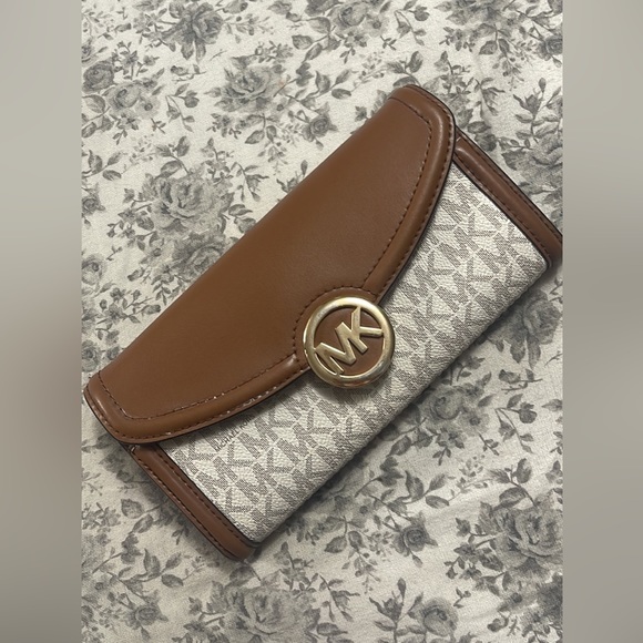 MK Wallet - Picture 1 of 2